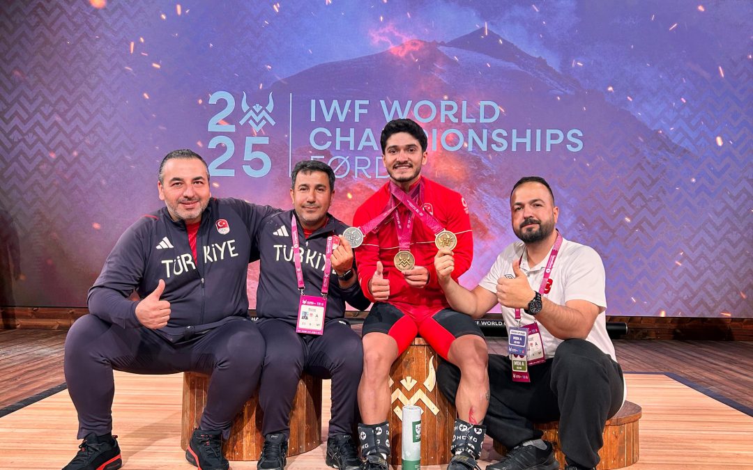 MUHAMMED FURKAN ÖZBEK REKORLA DÜNYA ŞAMPİYONU